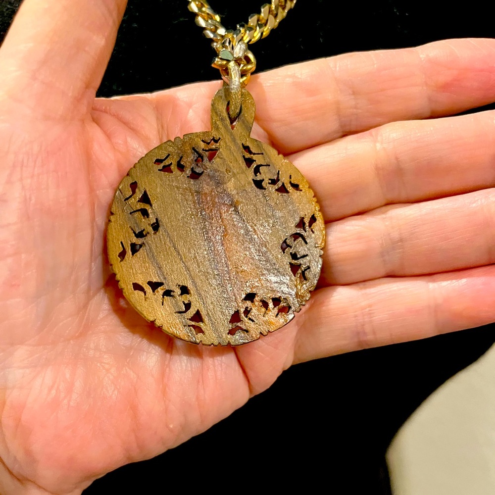 π 3 for $20π N296 STAR OF DAVID Carved, heavy gold chain 24β with 2β wooden pndt - Picture 7 of 8